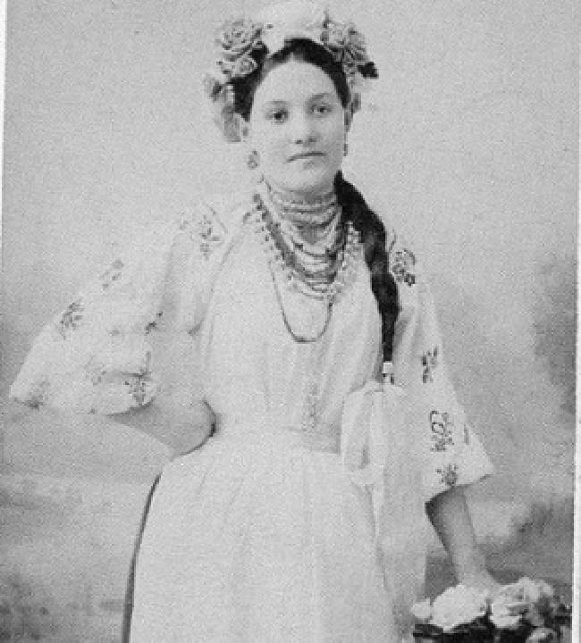 Дивіться, які вишиванки носили на Донбасі понад 100 років тому (фото)